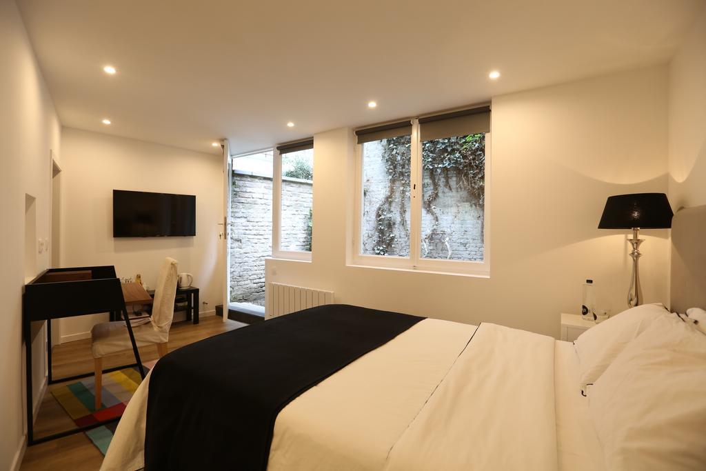 Be And Be Sablon 13 Bed & Breakfast Brussels Exterior photo